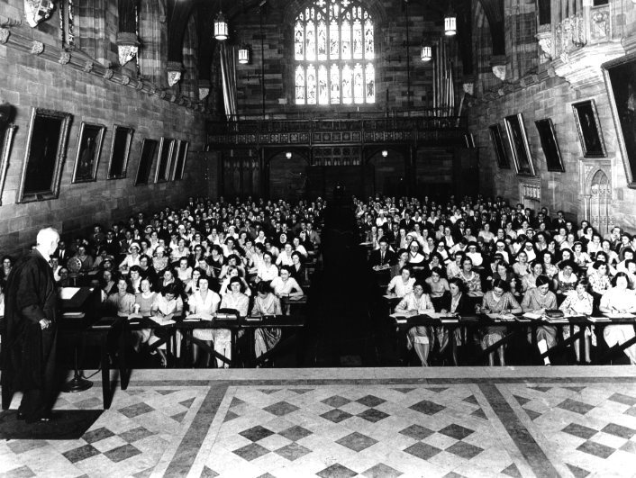 PROF. JOHN LE GAY BRERETON GIVING A LECTURE IN THE GREAT HALL
